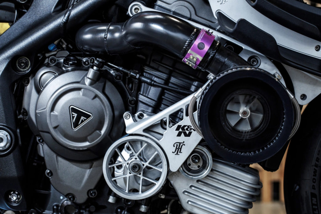 Triumph Speed Triple 1200RR мощностью 400 л. с.