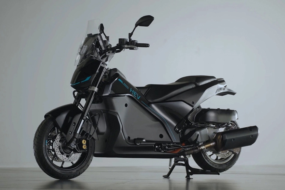 Прототип гибридного мотоцикла Yamaha